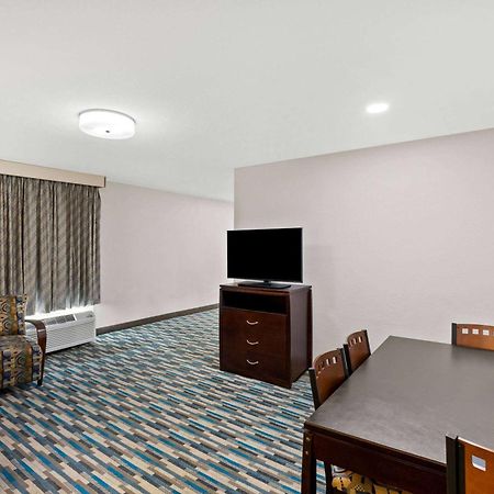Days Inn & Suites By Wyndham Mesa Near Phoenix Екстер'єр фото