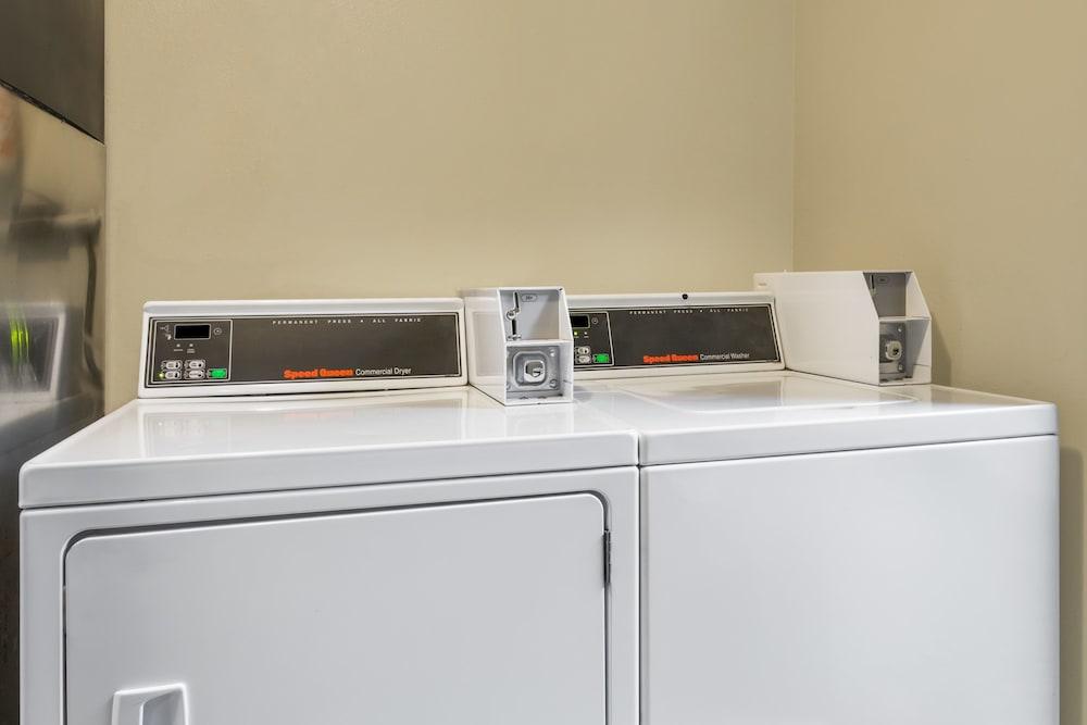 Days Inn & Suites By Wyndham Mesa Near Phoenix Екстер'єр фото