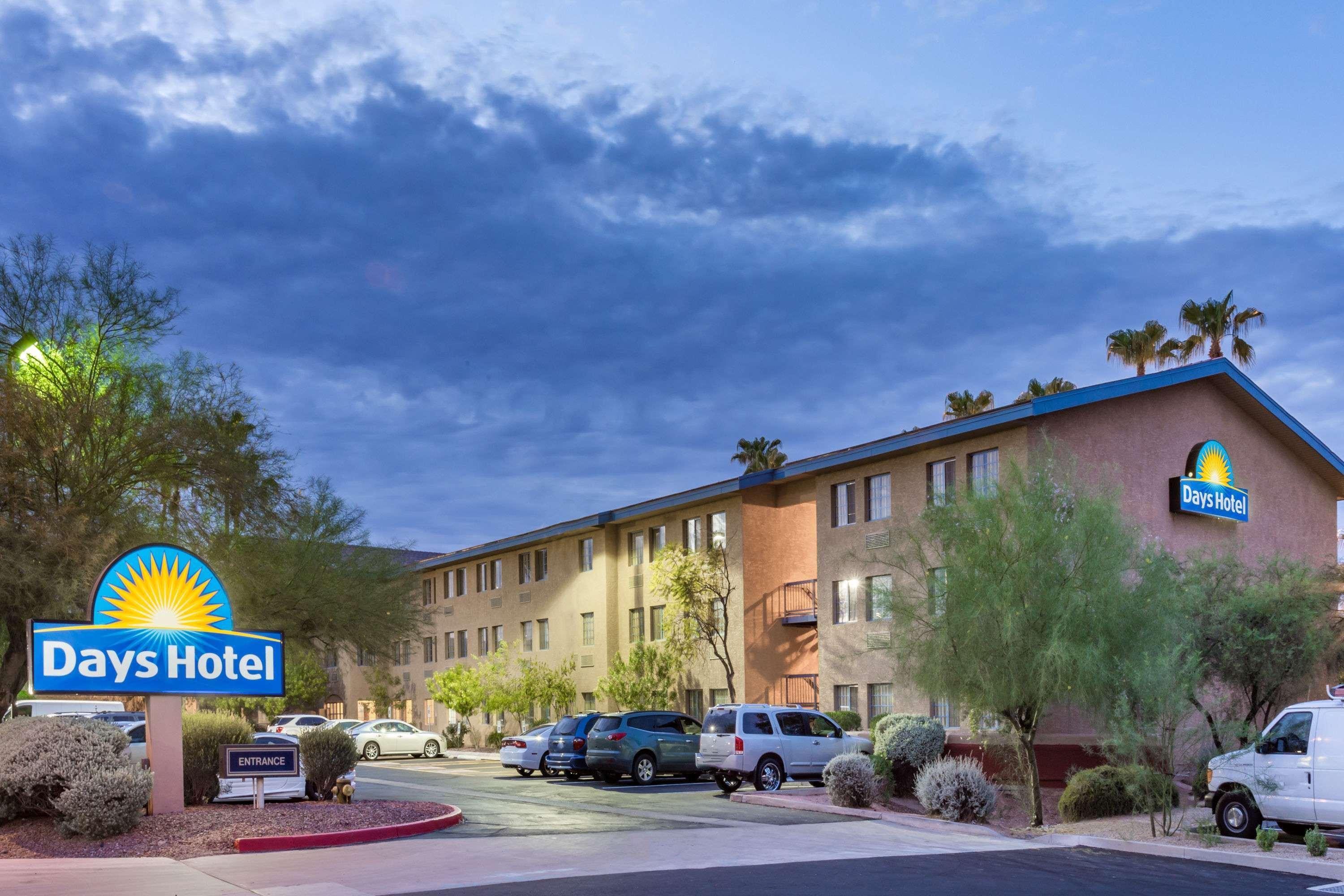 Days Inn & Suites By Wyndham Mesa Near Phoenix Екстер'єр фото