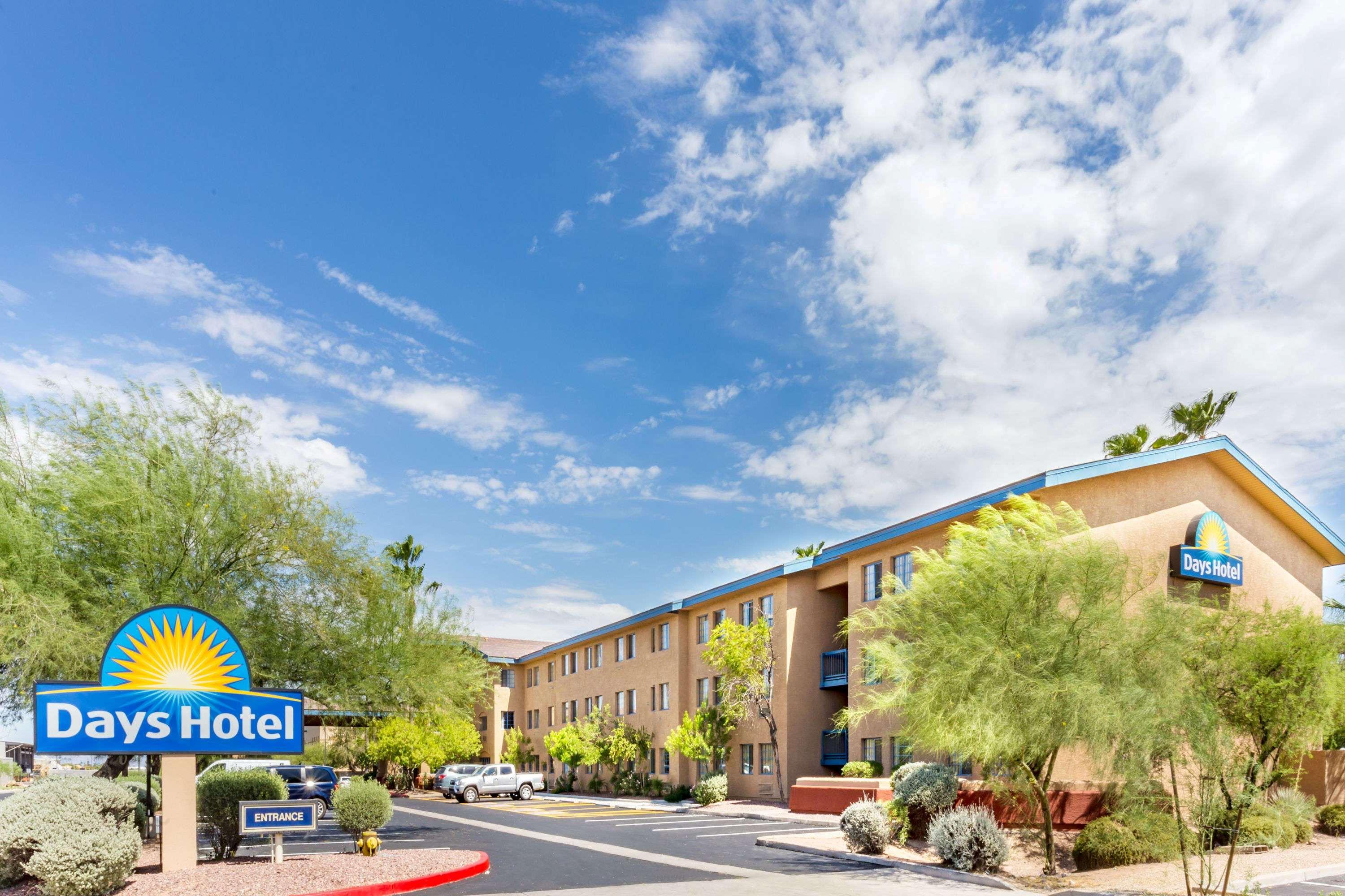 Days Inn & Suites By Wyndham Mesa Near Phoenix Екстер'єр фото