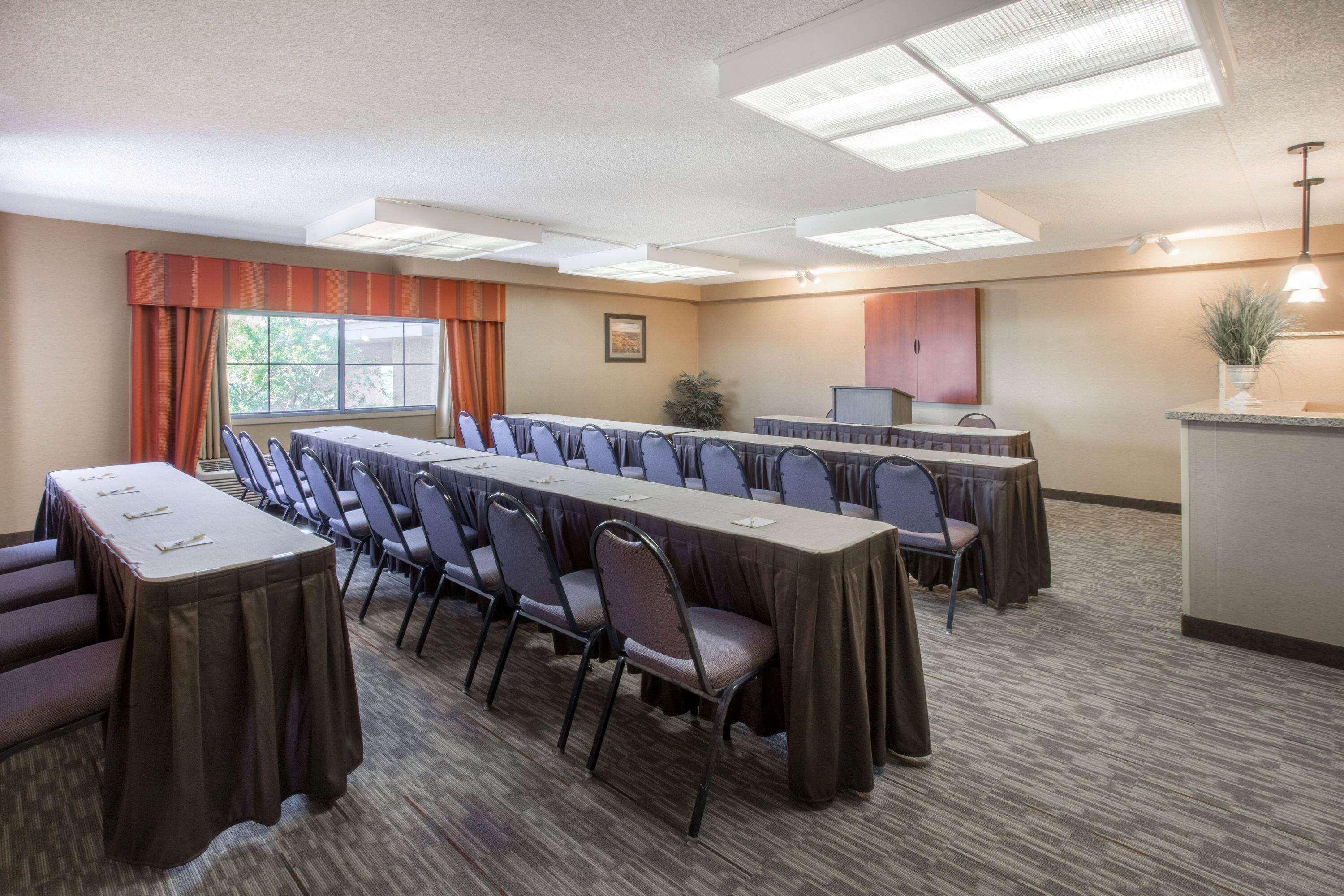 Days Inn & Suites By Wyndham Mesa Near Phoenix Екстер'єр фото
