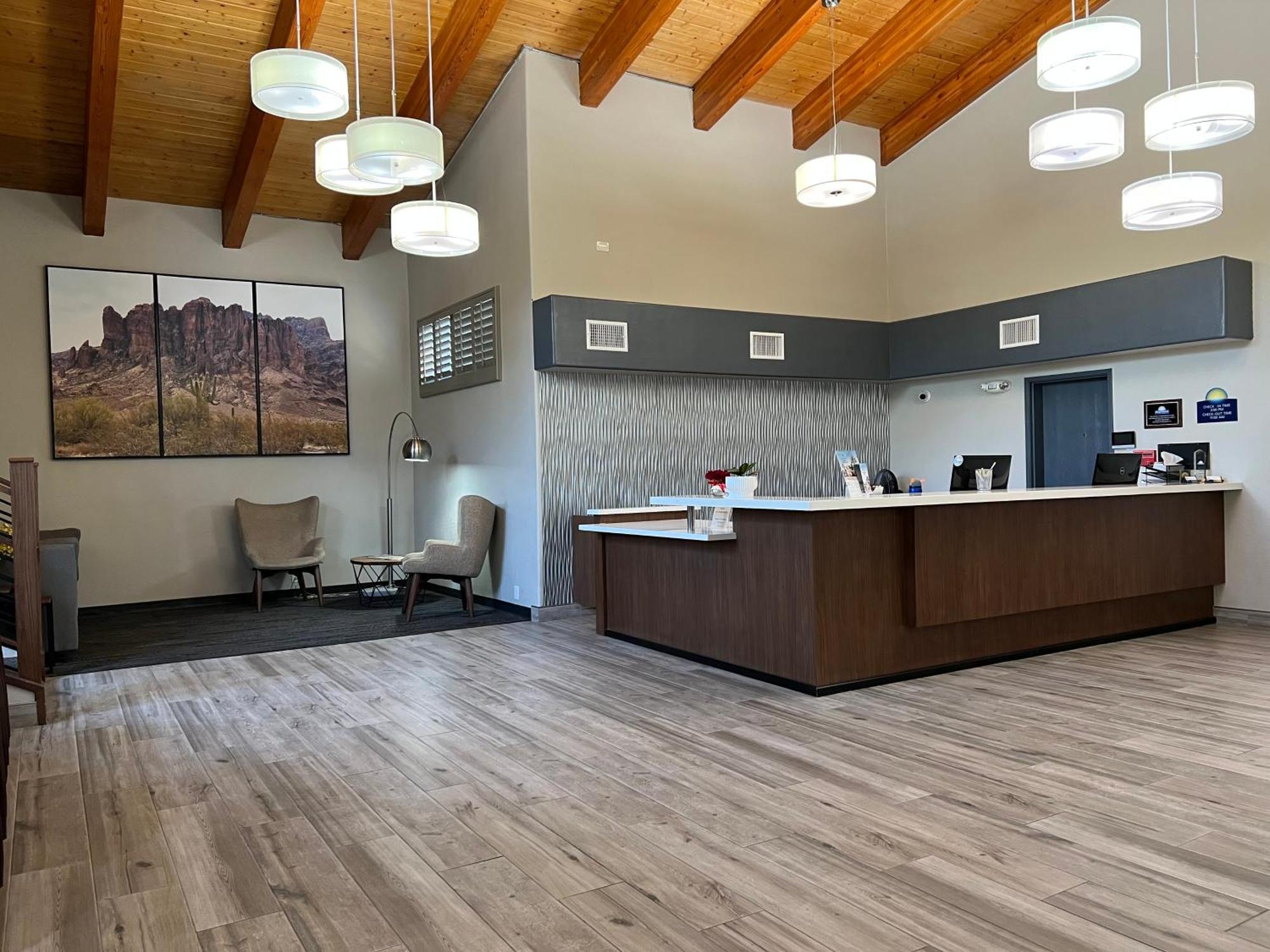 Days Inn & Suites By Wyndham Mesa Near Phoenix Екстер'єр фото