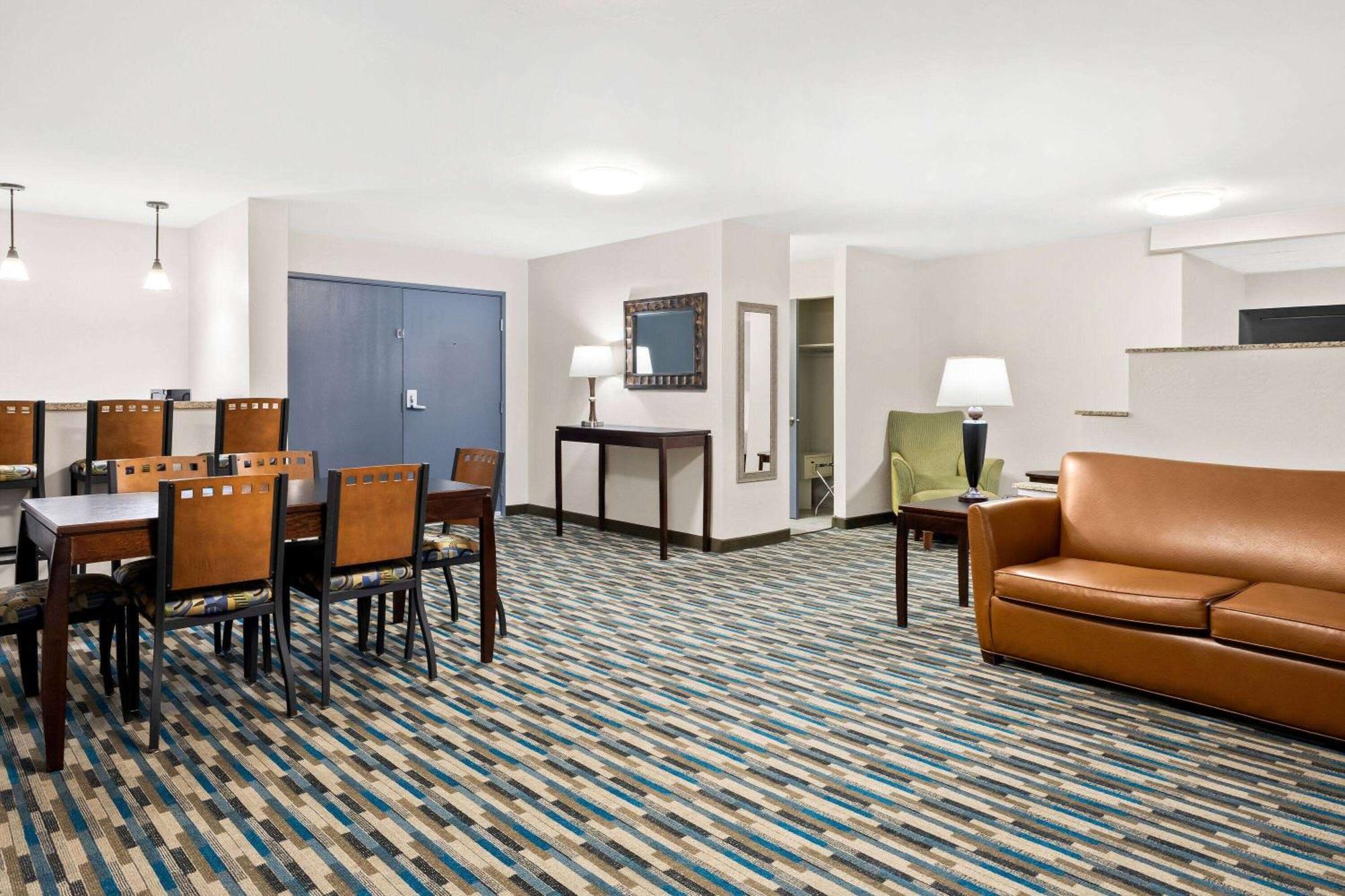 Days Inn & Suites By Wyndham Mesa Near Phoenix Екстер'єр фото