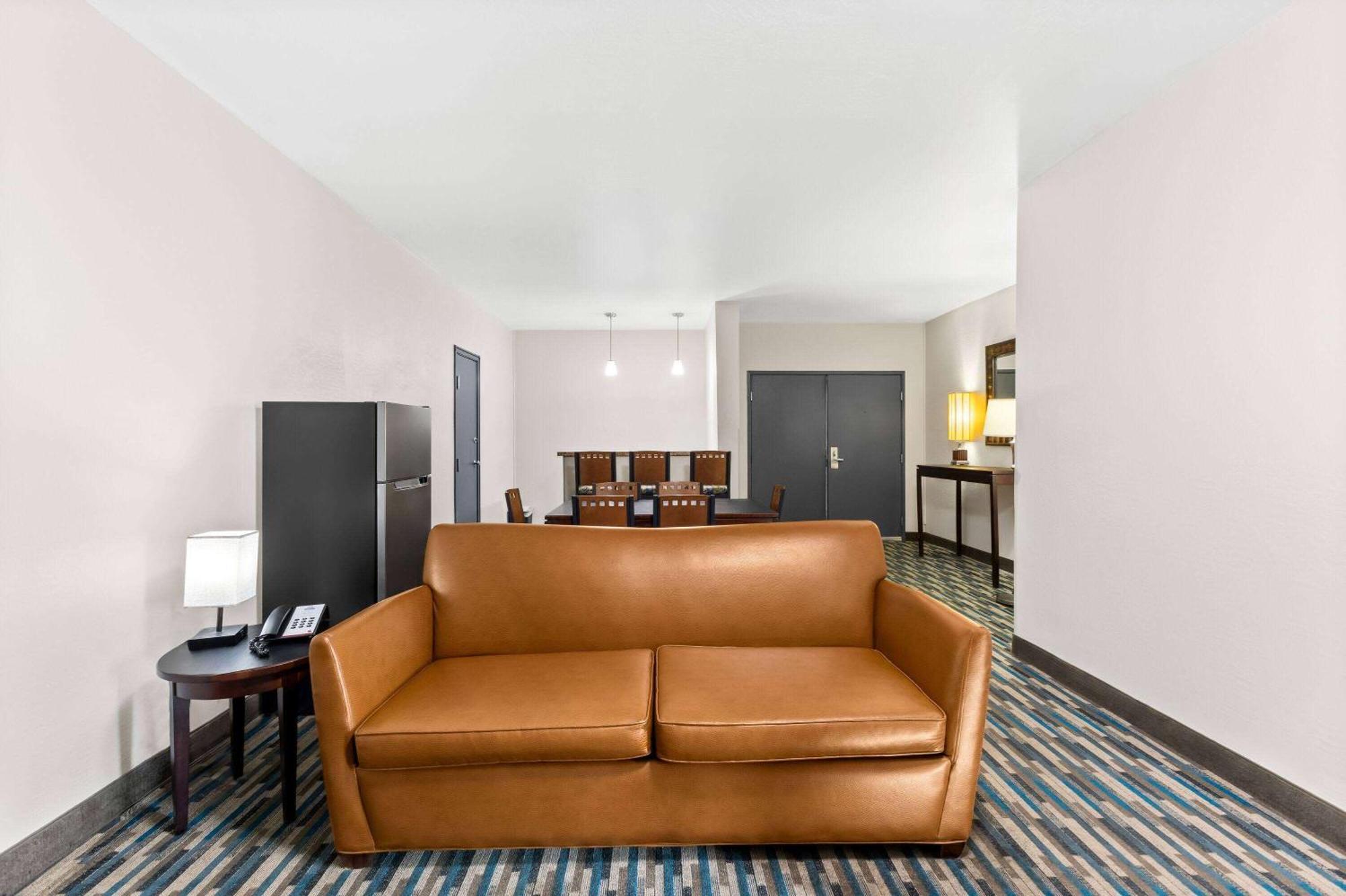 Days Inn & Suites By Wyndham Mesa Near Phoenix Екстер'єр фото