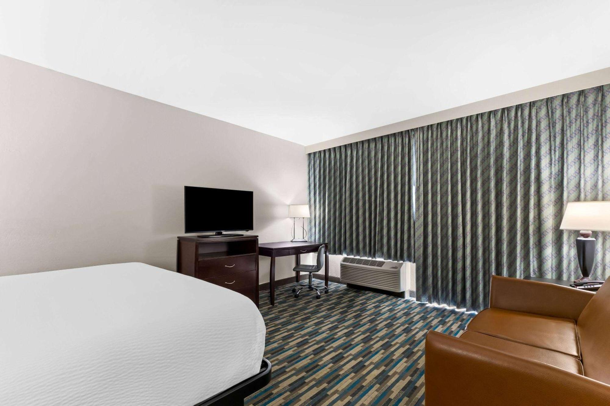 Days Inn & Suites By Wyndham Mesa Near Phoenix Екстер'єр фото