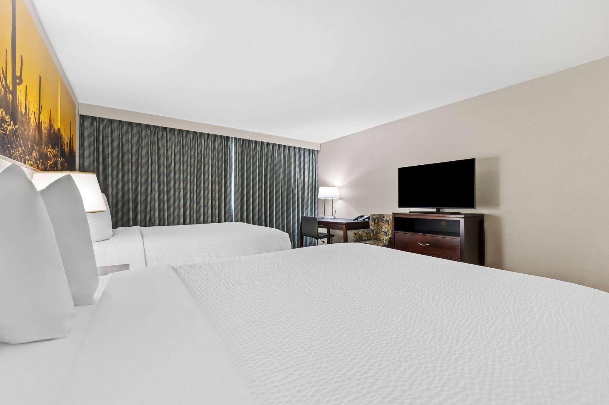 Days Inn & Suites By Wyndham Mesa Near Phoenix Екстер'єр фото