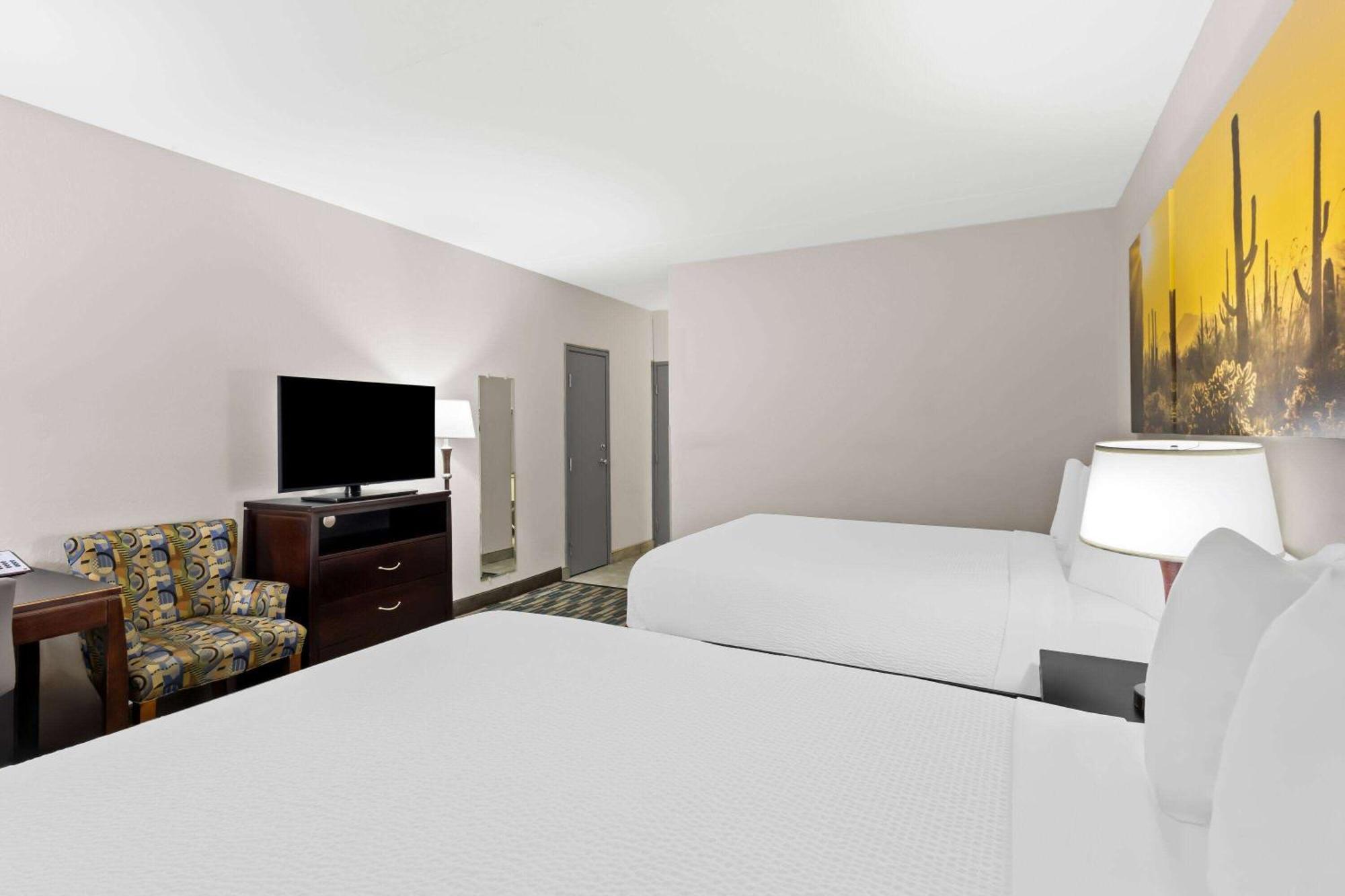 Days Inn & Suites By Wyndham Mesa Near Phoenix Екстер'єр фото