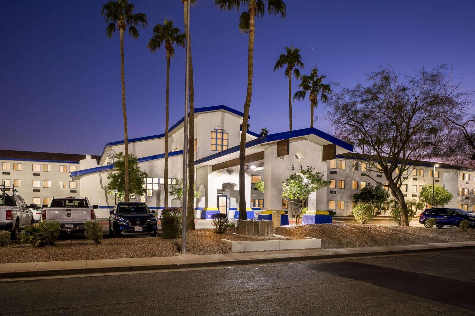 Days Inn & Suites By Wyndham Mesa Near Phoenix Екстер'єр фото