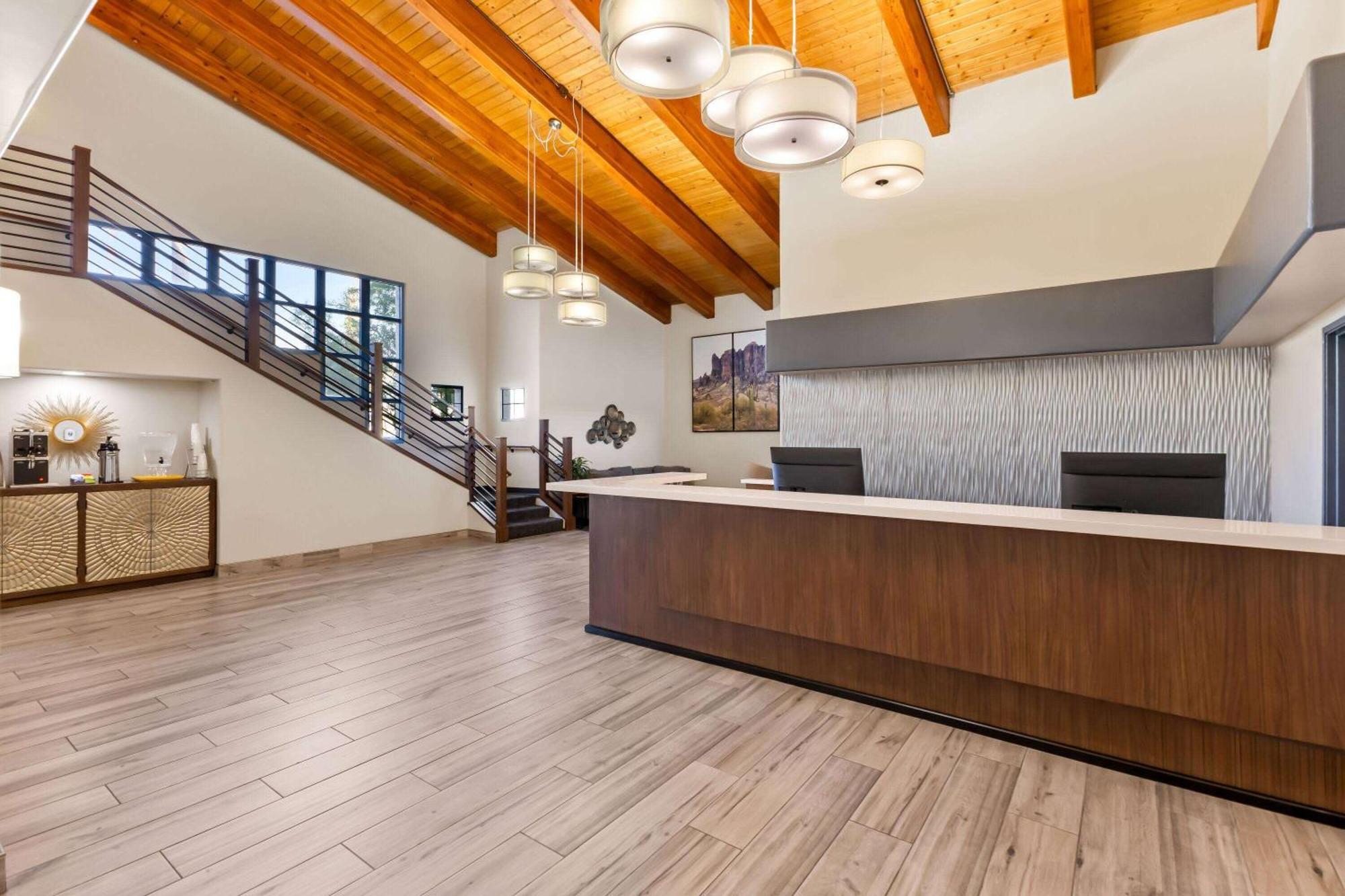 Days Inn & Suites By Wyndham Mesa Near Phoenix Екстер'єр фото