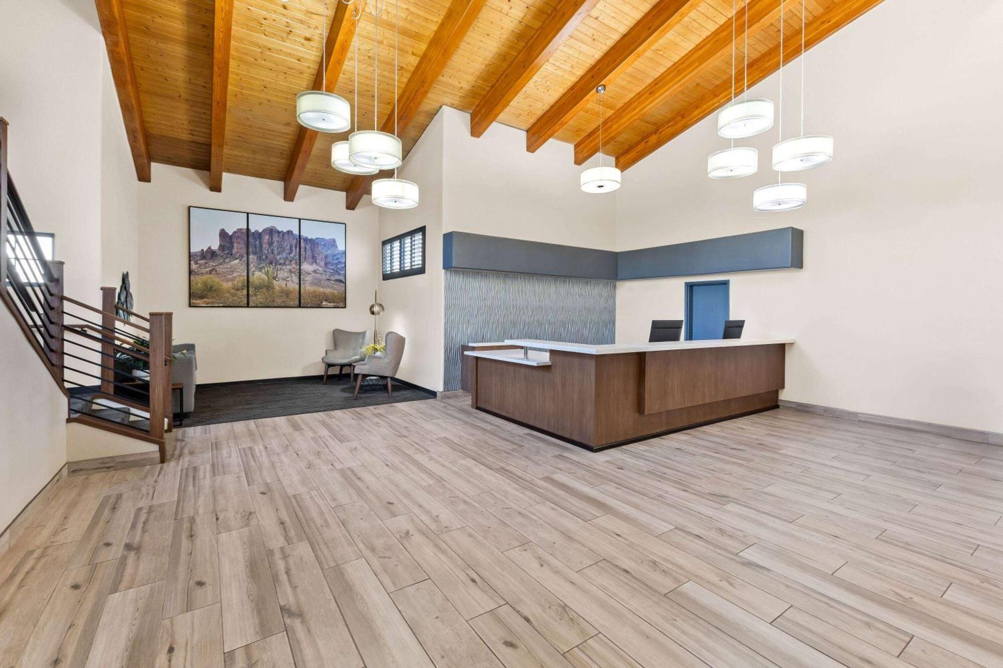 Days Inn & Suites By Wyndham Mesa Near Phoenix Екстер'єр фото